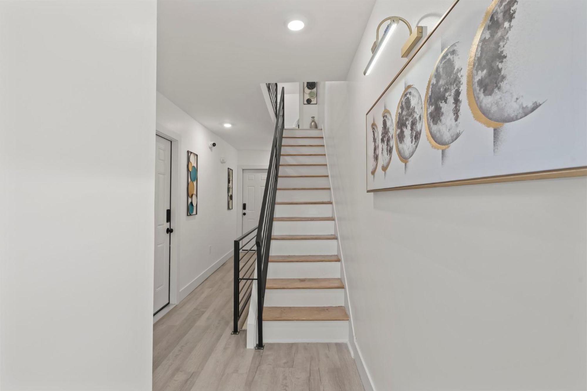 New Season Royals, Airport West Hotell Chester Eksteriør bilde