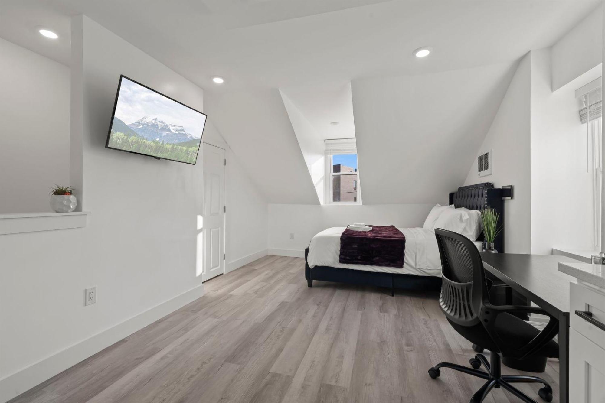 New Season Royals, Airport West Hotell Chester Eksteriør bilde
