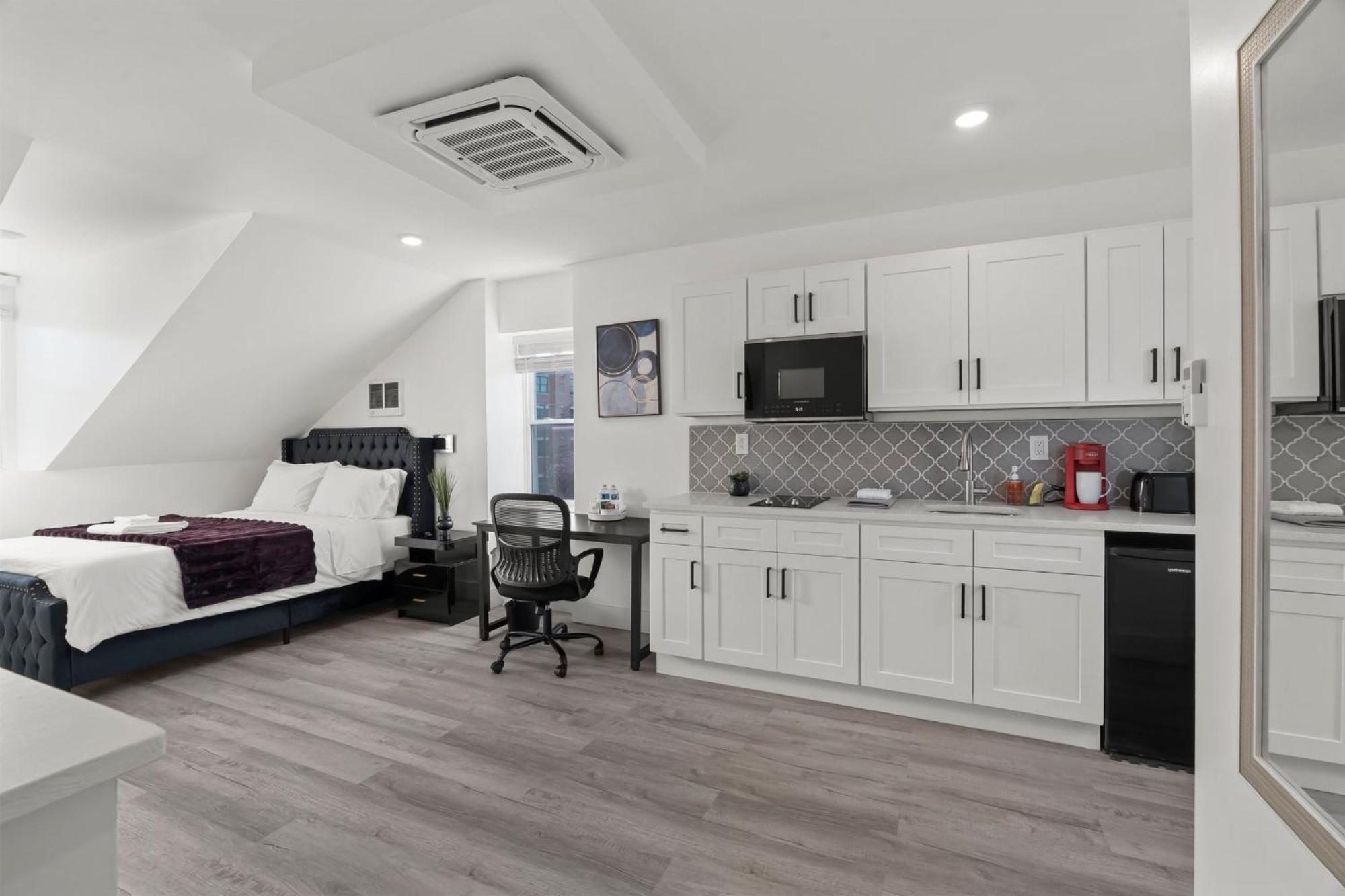New Season Royals, Airport West Hotell Chester Rom bilde