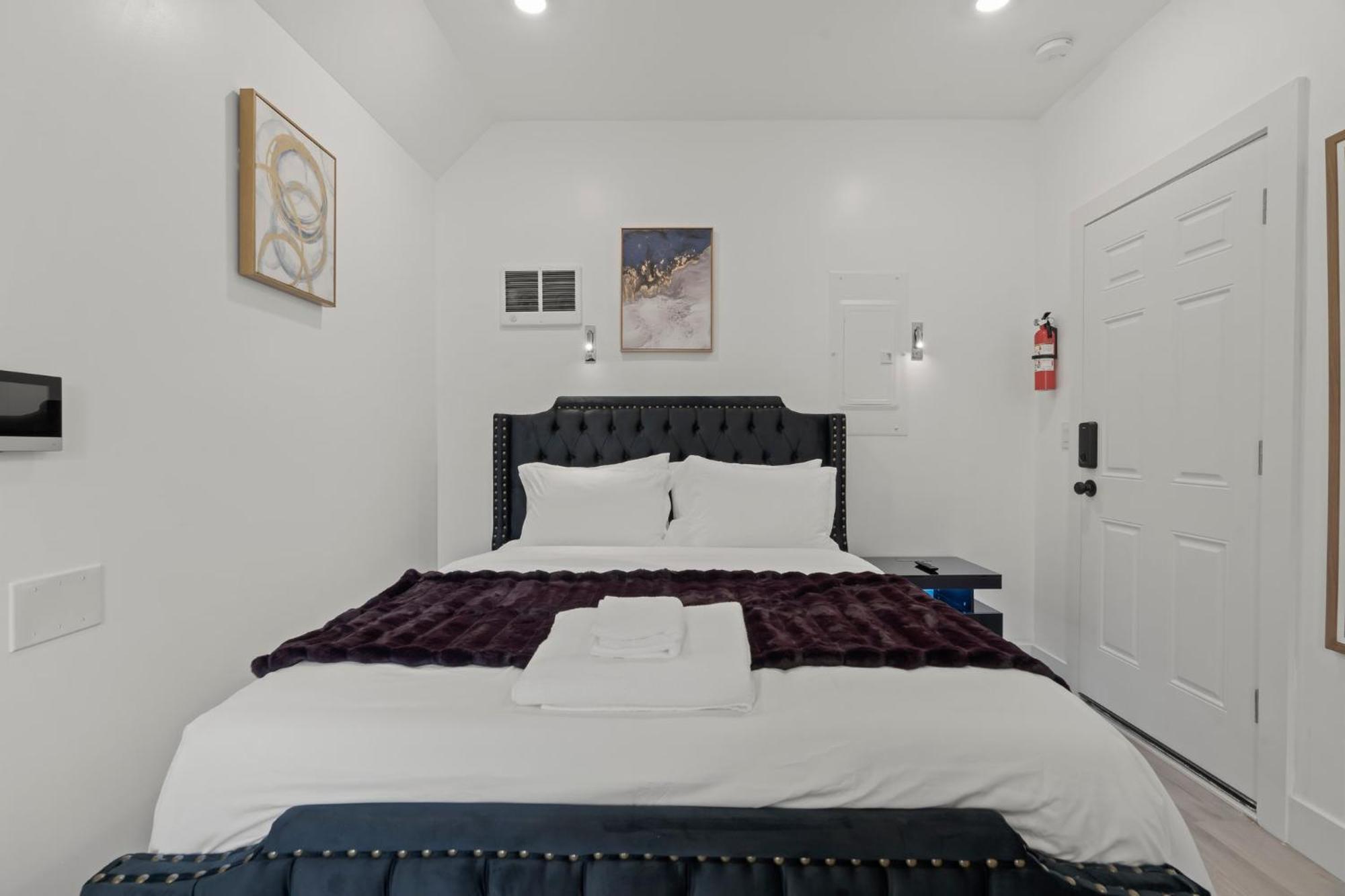 New Season Royals, Airport West Hotell Chester Rom bilde
