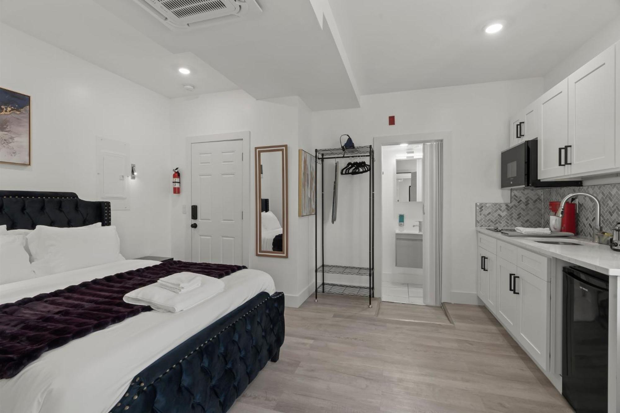 New Season Royals, Airport West Hotell Chester Rom bilde