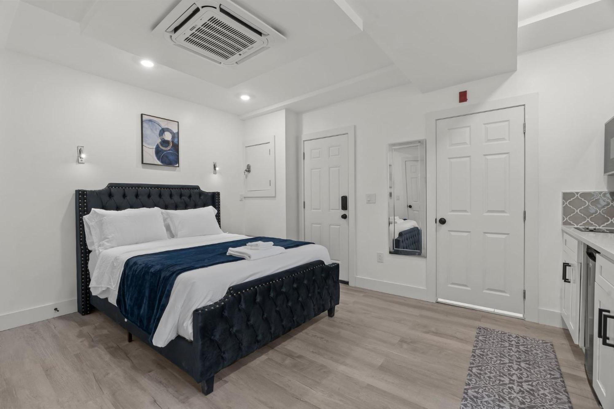 New Season Royals, Airport West Hotell Chester Rom bilde