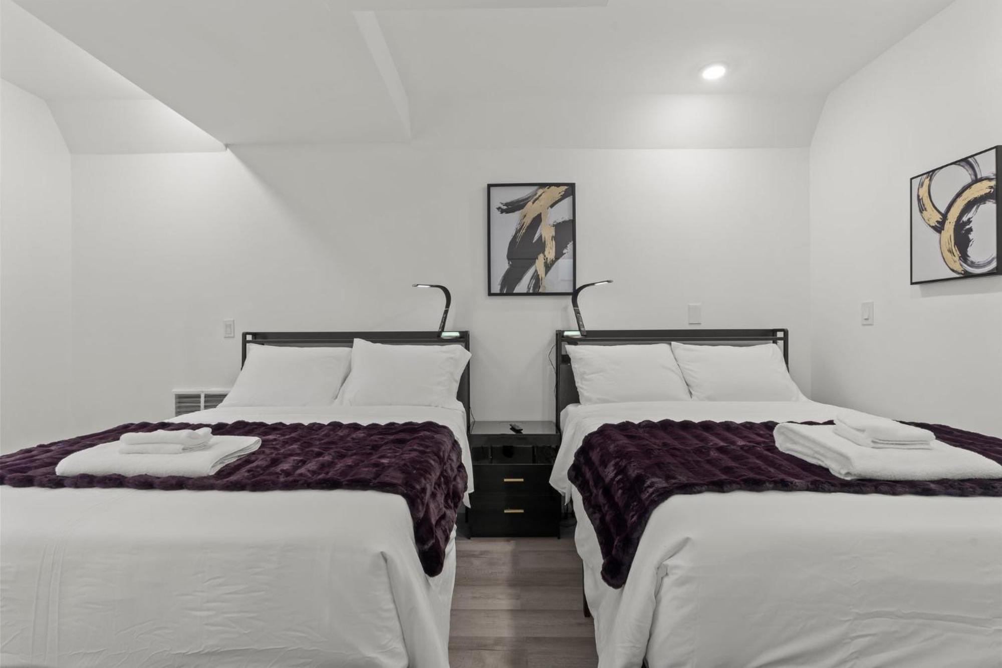 New Season Royals, Airport West Hotell Chester Rom bilde